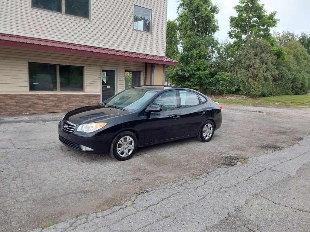 Used 2010 Hyundai Elantra GLS FWD image 2