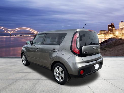 Used 2019 Kia Soul FWD image 3