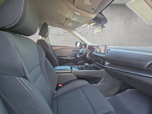 Used 2023 Nissan Rogue S image 29