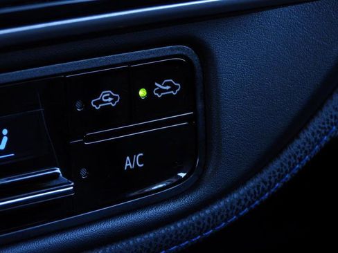 Used 2017 Toyota Corolla SE image 53