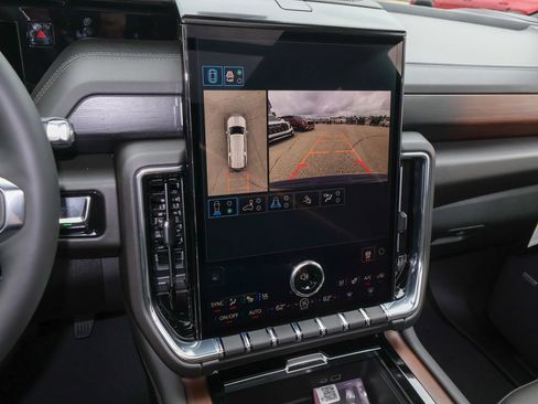 New 2026 GMC Yukon XL Denali w/ Sun & Power Step Package AWD/4WD image 22