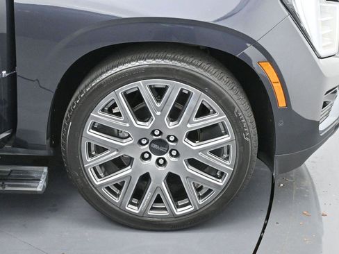 Used 2025 GMC Yukon XL Denali Ultimate w/ LPO, Floor Liner Package image 40