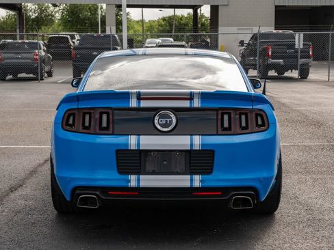 Used 2013 Ford Mustang GT RWD image 4