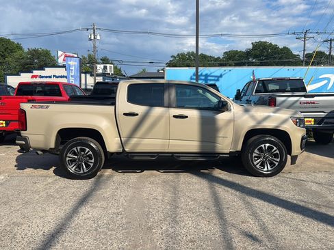 Used 2022 Chevrolet Colorado Z71 AWD/4WD image 9