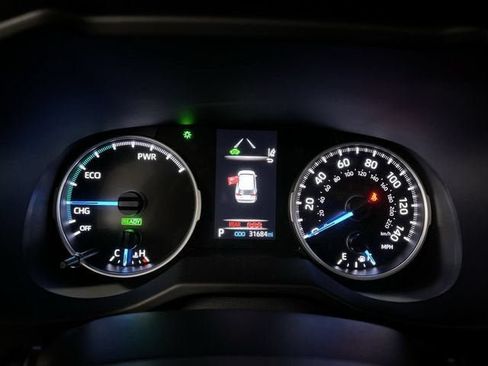 Used 2020 Toyota RAV4 LE AWD/4WD image 12