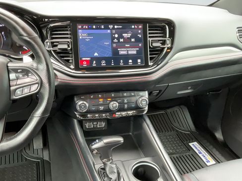 Used 2024 Dodge Durango GT RWD image 16