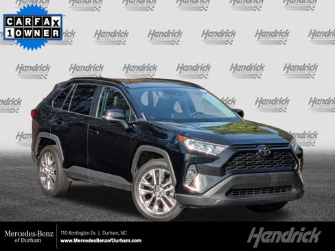 Used 2020 Toyota RAV4 XLE Premium image 1