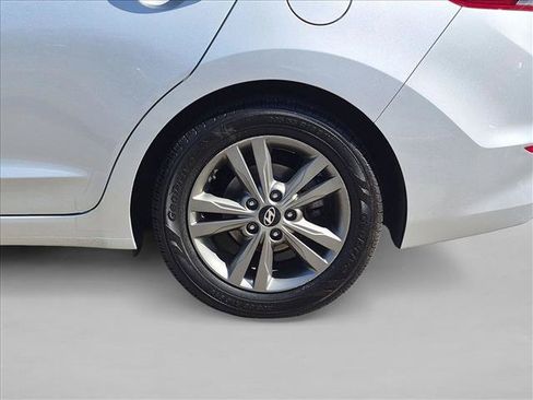 Used 2018 Hyundai Elantra SEL FWD image 22