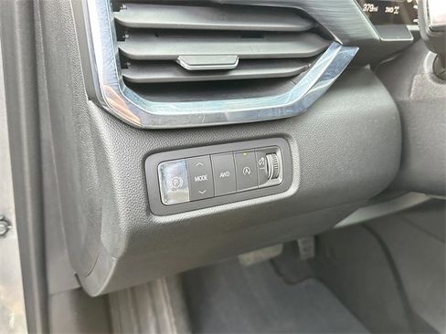 Used 2025 GMC Acadia Elevation image 15