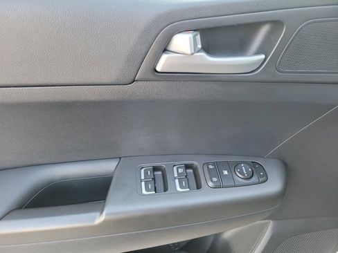 Used 2021 Kia Sportage LX image 15