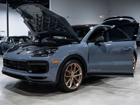 Used 2022 Porsche Cayenne Turbo GT AWD/4WD image 40