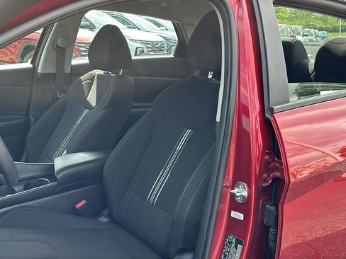 Used 2024 Hyundai Elantra Blue image 10