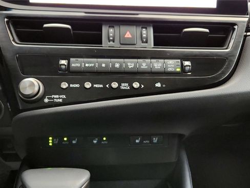 Used 2023 Lexus ES 250 w/ Premium Package image 30