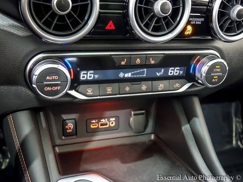 Used 2024 Nissan Sentra SR w/ SR Premium Package image 17