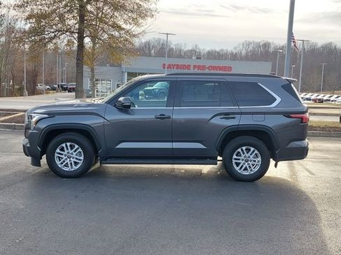 Certified 2024 Toyota Sequoia SR5 image 10