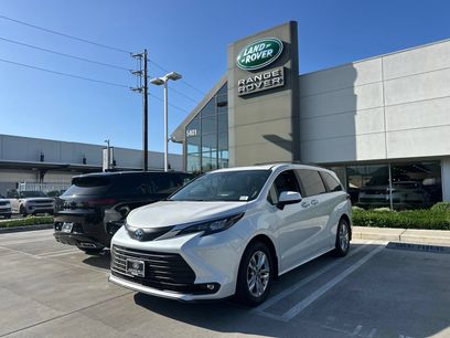 Used 2025 Toyota Sienna XLE w/ XLE Plus Package