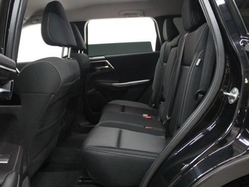 Used 2022 Mitsubishi Outlander ES image 27