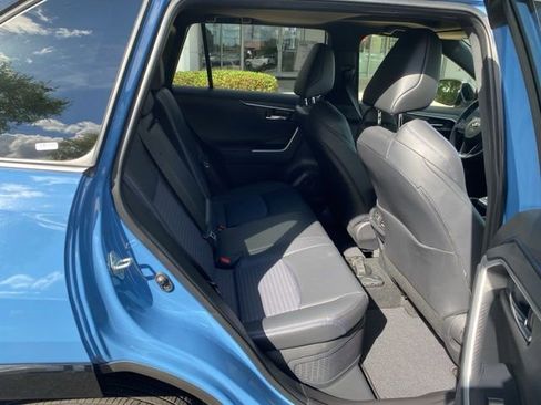 Used 2025 Toyota RAV4 XSE AWD/4WD image 9