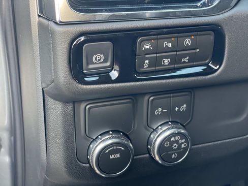 New 2026 GMC Yukon XL Elevation image 18