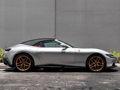 Used 2024 Ferrari Roma Spider image 6