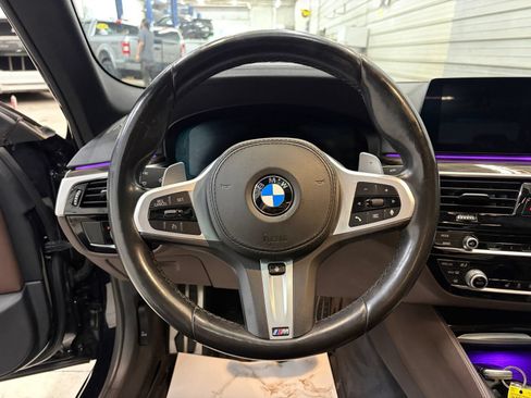 Used 2020 BMW M550i xDrive w/ Premium Package AWD/4WD image 13