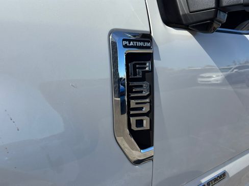 Used 2022 Ford F350 Platinum w/ FX4 Off-Road Package image 23