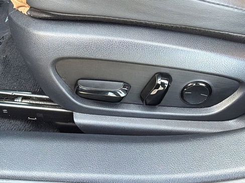 Used 2022 Lexus ES 300h w/ Premium Package image 14