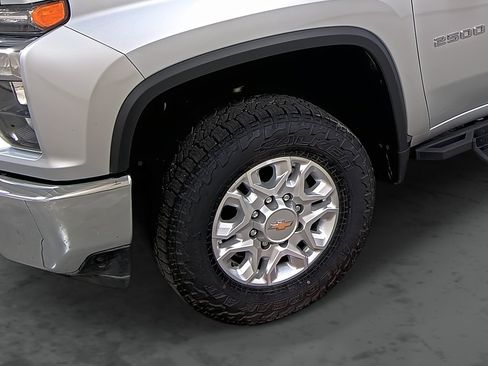 Used 2022 Chevrolet Silverado 2500 LT w/ Convenience Package AWD/4WD image 7