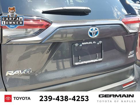 Used 2022 Toyota RAV4 XLE Premium AWD/4WD image 17