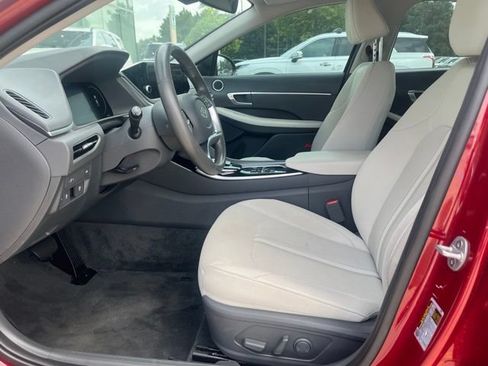 Used 2023 Hyundai Sonata SEL w/ Convenience Package FWD image 2