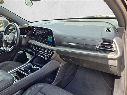 Used 2024 Chevrolet Traverse LT image 20