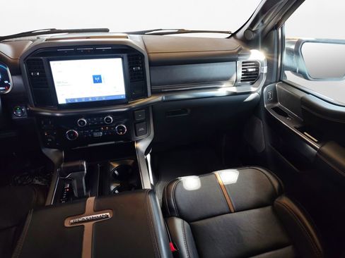 Used 2023 Ford F150 Platinum image 3