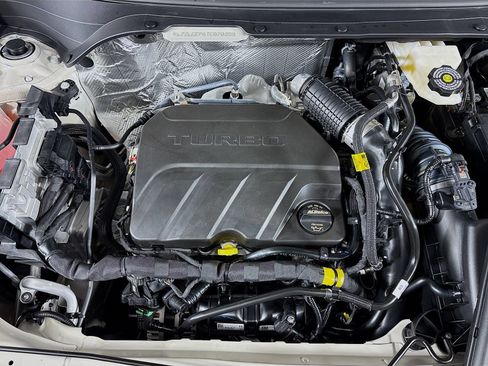 New 2026 Chevrolet Trax RS w/ Driver Confidence Package FWD image 32