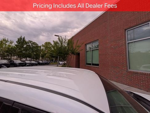 Used 2022 Toyota Highlander L FWD image 11