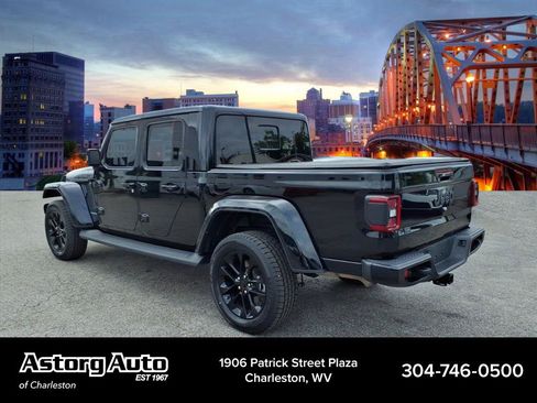 Used 2023 Jeep Gladiator Overland AWD/4WD image 5