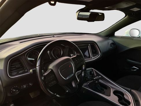 Used 2020 Dodge Challenger R/T image 9