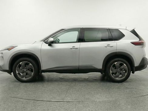Used 2025 Nissan Rogue SV image 5