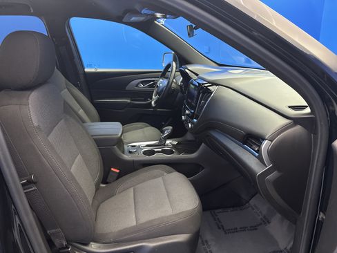 Used 2023 Chevrolet Traverse LT FWD image 25