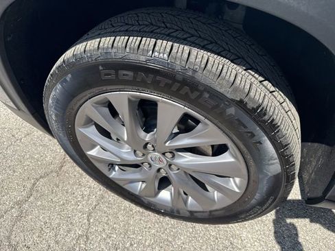Used 2025 Buick Enclave Preferred FWD image 28