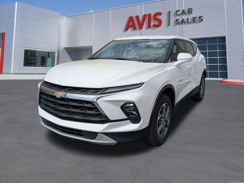 Used 2025 Chevrolet Blazer LT image 1