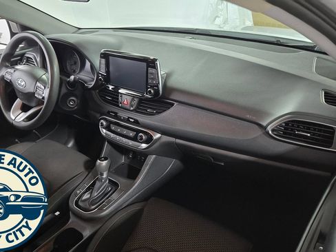 Used 2018 Hyundai Elantra GT FWD image 31