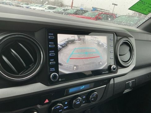 Used 2021 Toyota Tacoma TRD Off-Road image 18