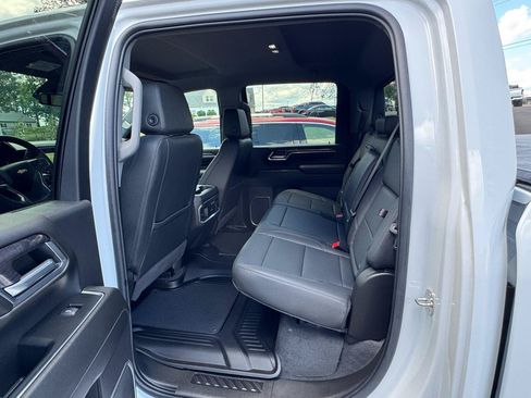 Used 2024 Chevrolet Silverado 2500 LTZ w/ LTZ Convenience Package AWD/4WD image 13
