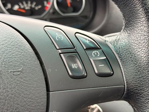 Used 2005 BMW 330i Sedan RWD image 26