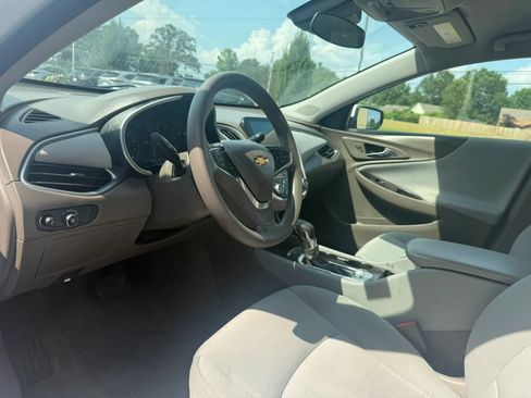 Used 2024 Chevrolet Malibu LS w/ Driver Confidence Package FWD image 9