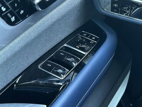 New 2026 Cadillac Vistiq Premium Luxury image 24