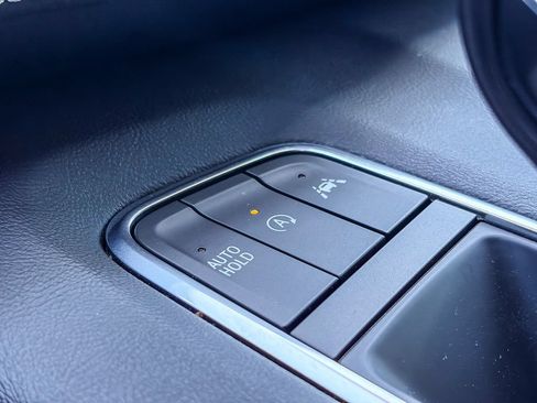 Certified 2021 Cadillac Escalade ESV Premium Luxury w/ Driver Assist Tech Package AWD/4WD image 32