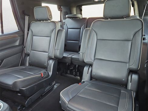 Used 2023 Chevrolet Tahoe Premier image 9