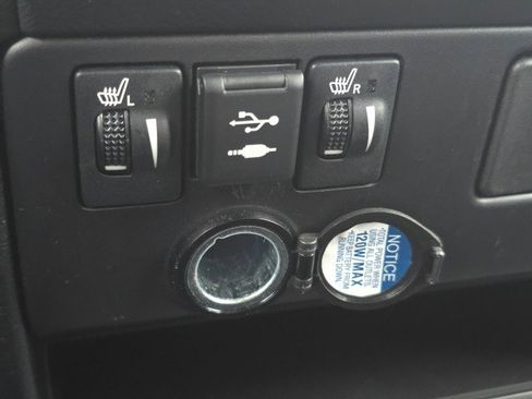 Used 2020 Toyota Sienna SE image 37