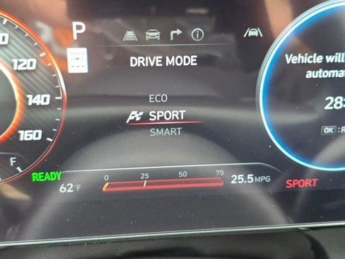 Certified 2025 Hyundai Elantra SEL image 14